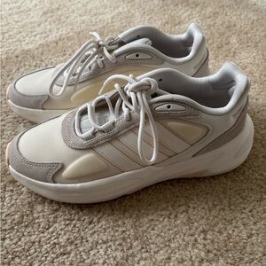 Adidas Cream and White Sneakers with Retro Chunky Design